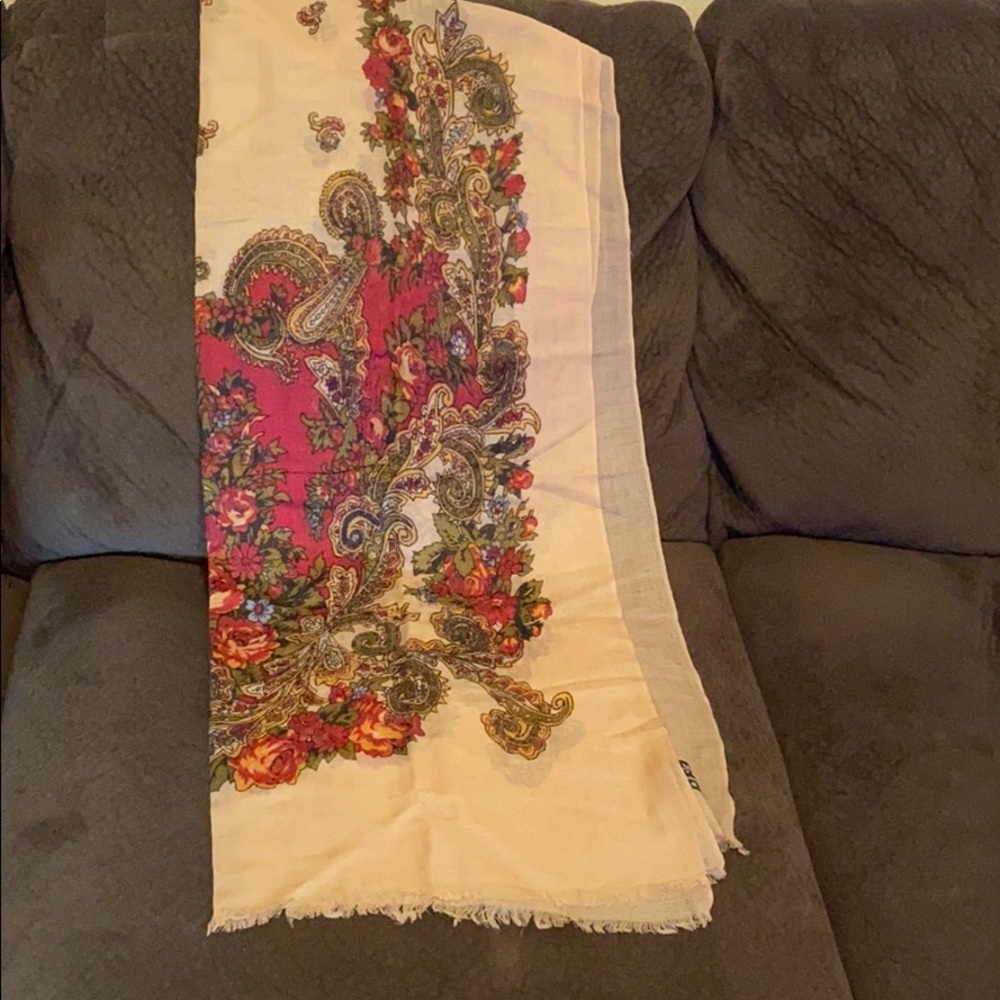 Pashmina - Picture 2 of 3
